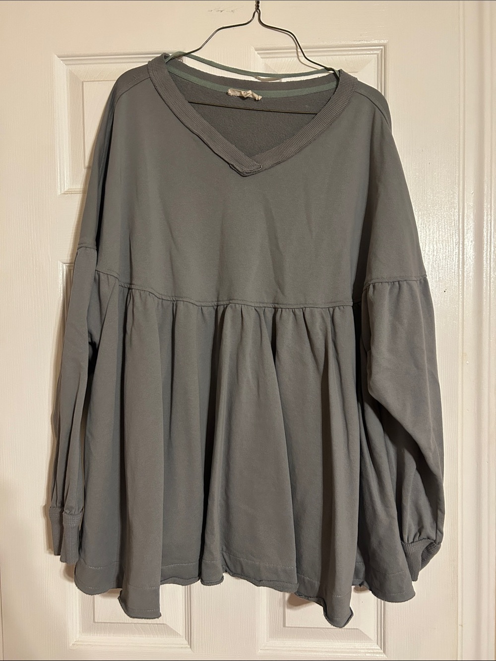 easel Gray Gathered Peplum V-Neck Tunic